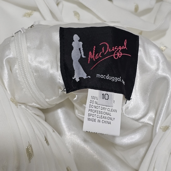 MAC DUGGAL Size 10 Ruffle Tiered Plunge A-Line Ballgown Wedding, Prom dress - Picture 5 of 8